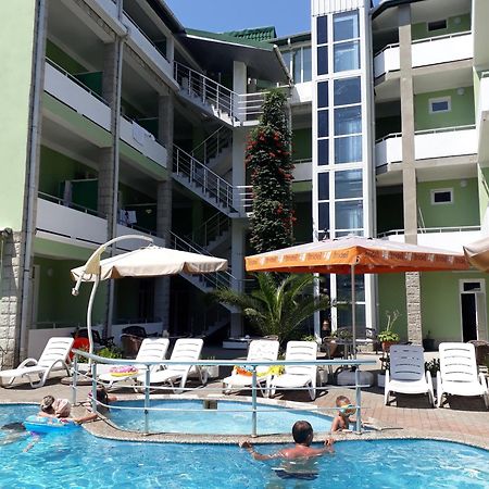 Green House Hotel 科布列季 外观 照片