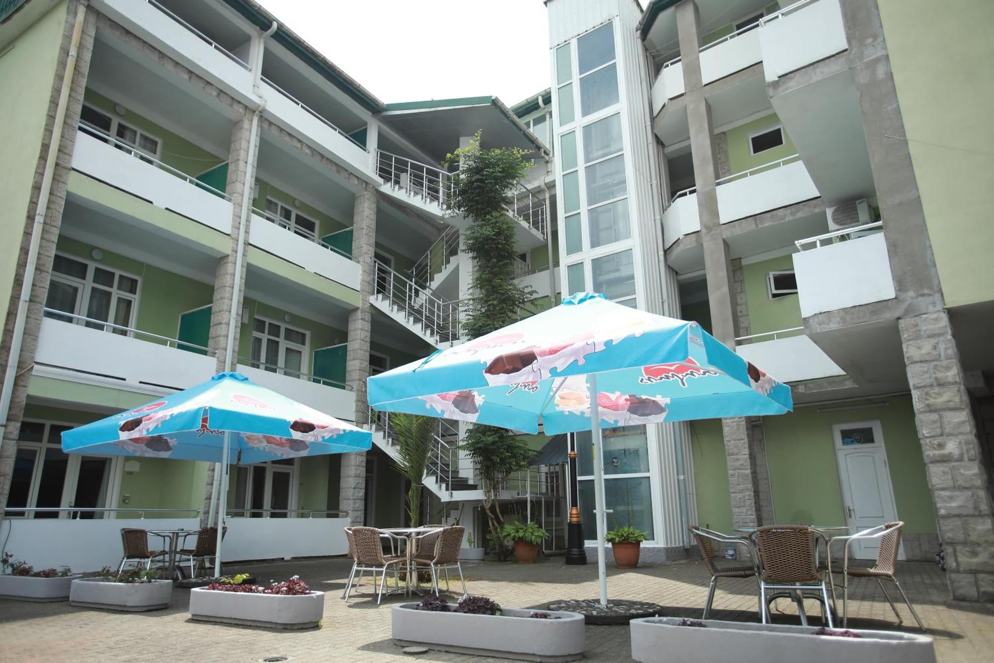 Green House Hotel 科布列季 外观 照片