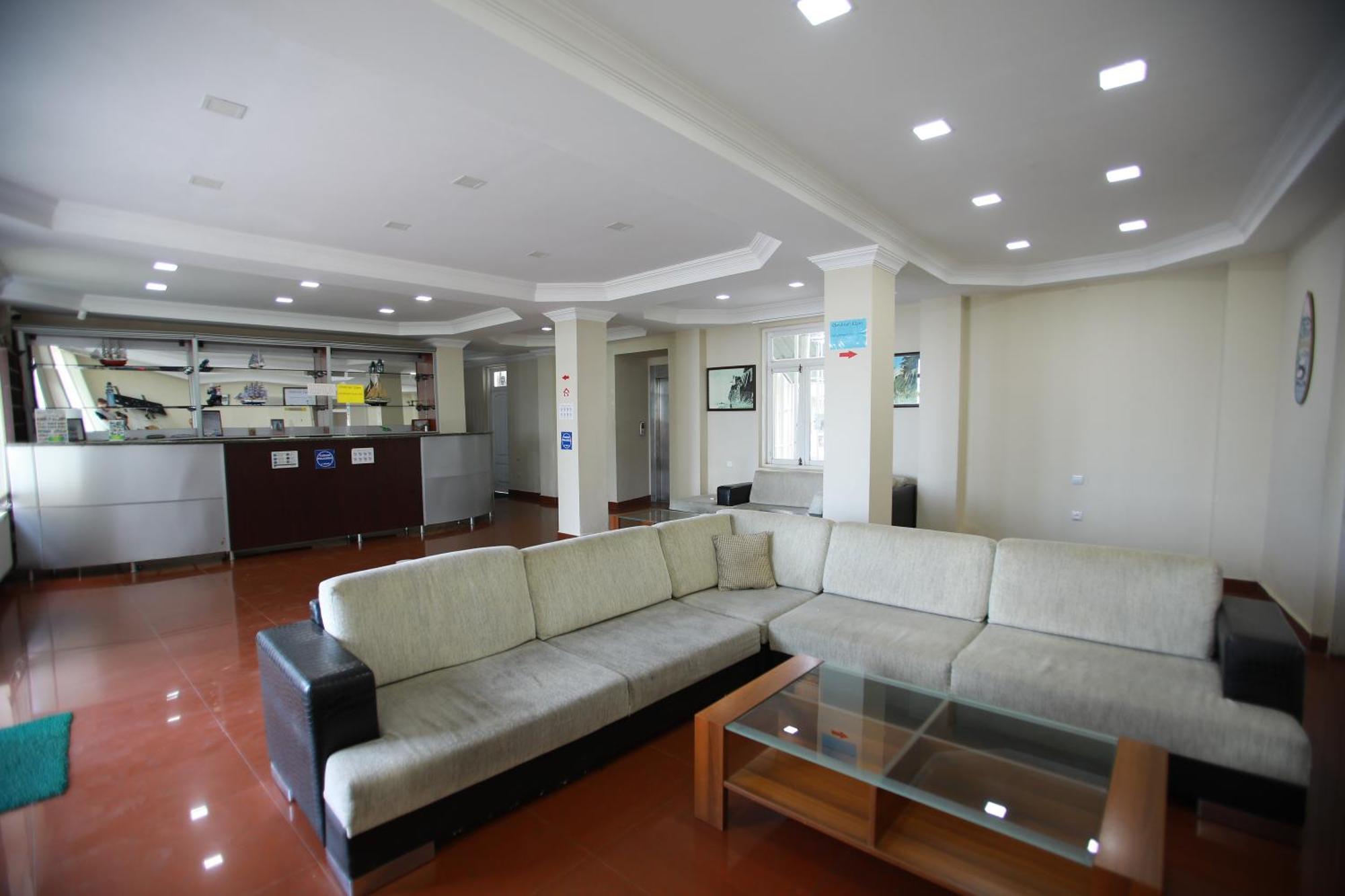 Green House Hotel 科布列季 外观 照片