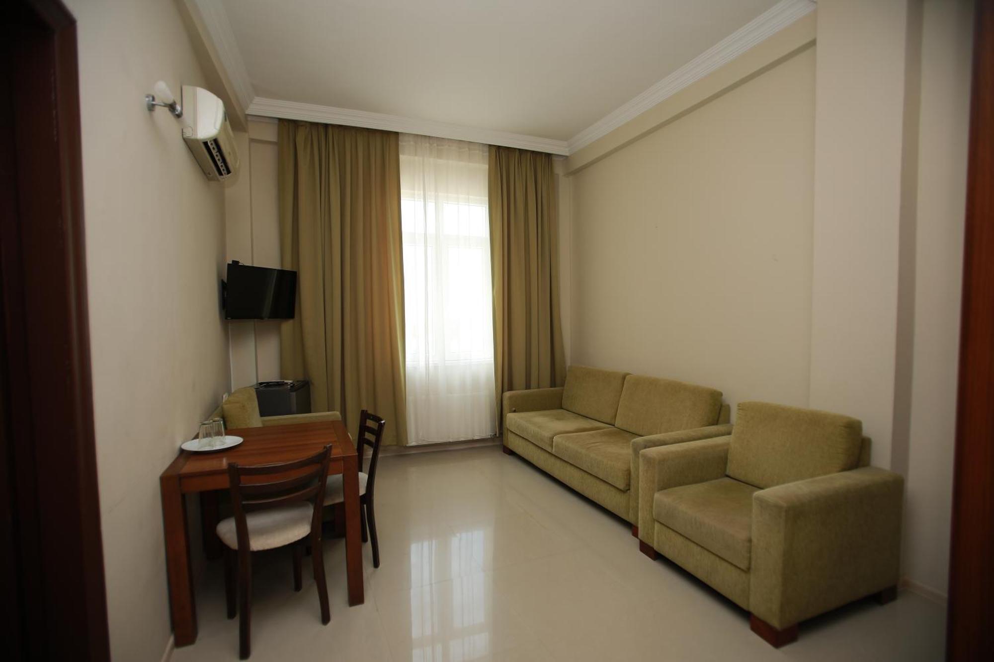 Green House Hotel 科布列季 外观 照片