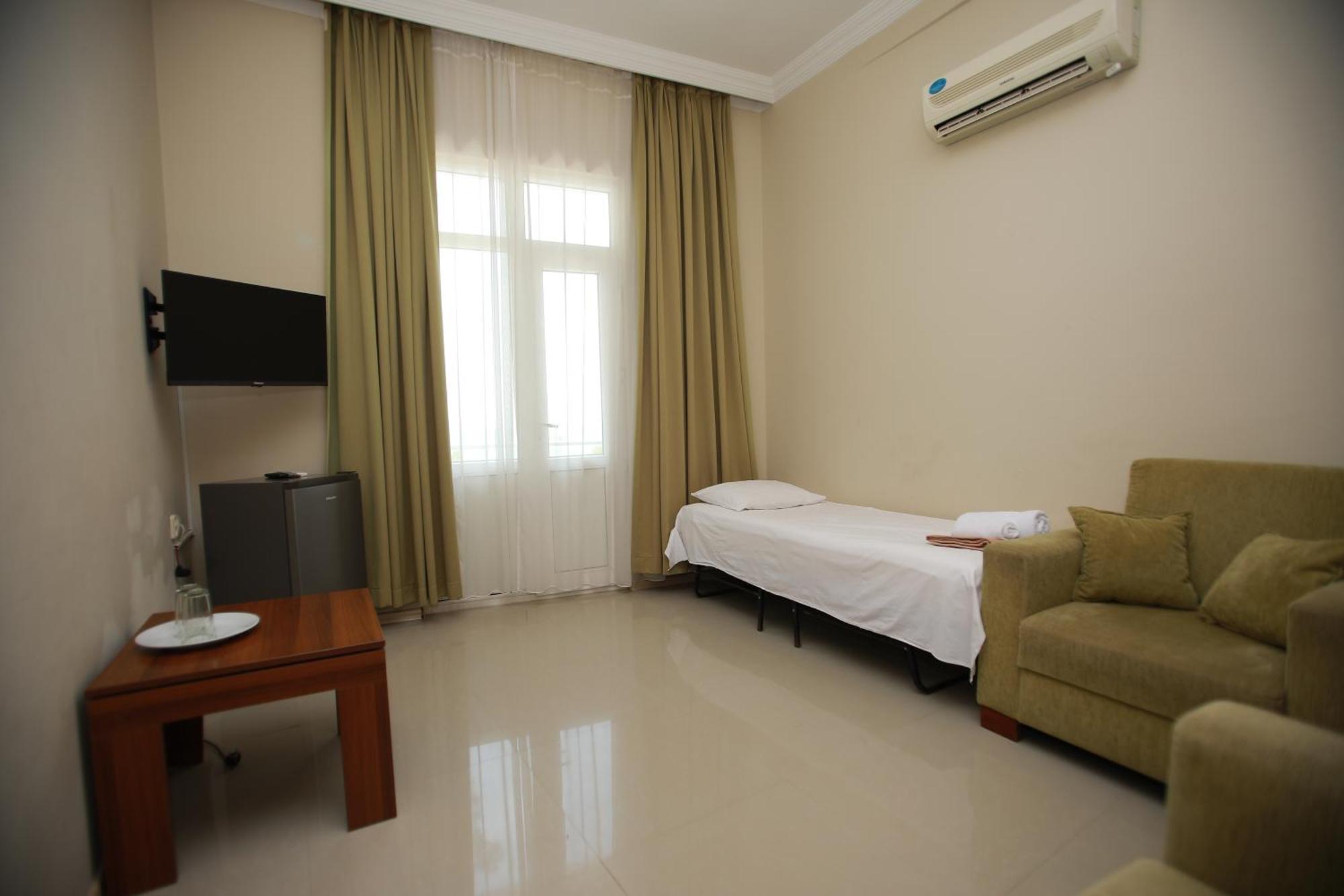 Green House Hotel 科布列季 外观 照片