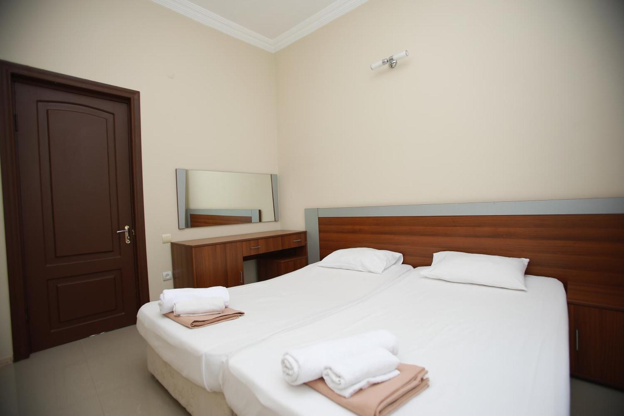 Green House Hotel 科布列季 外观 照片